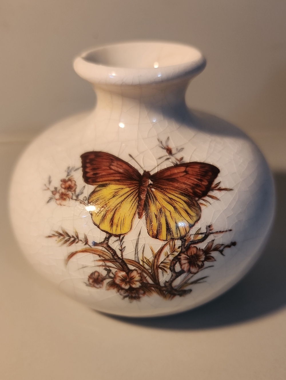 Vintage Treasure Craft "Butterfly Crackle" Ceramic Bud Vase 4" Tall